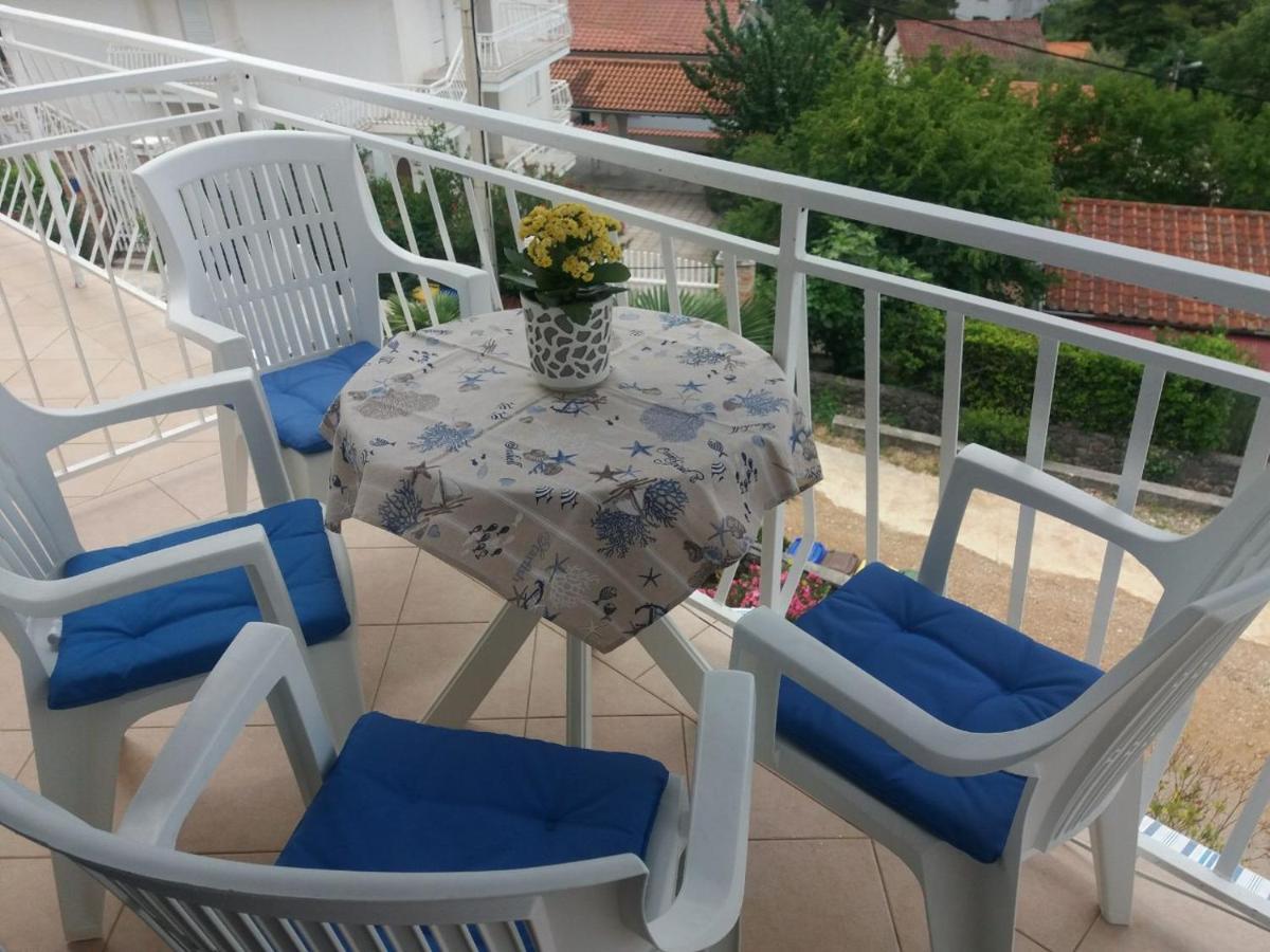 Apartment Rb Omišalj Exterior foto